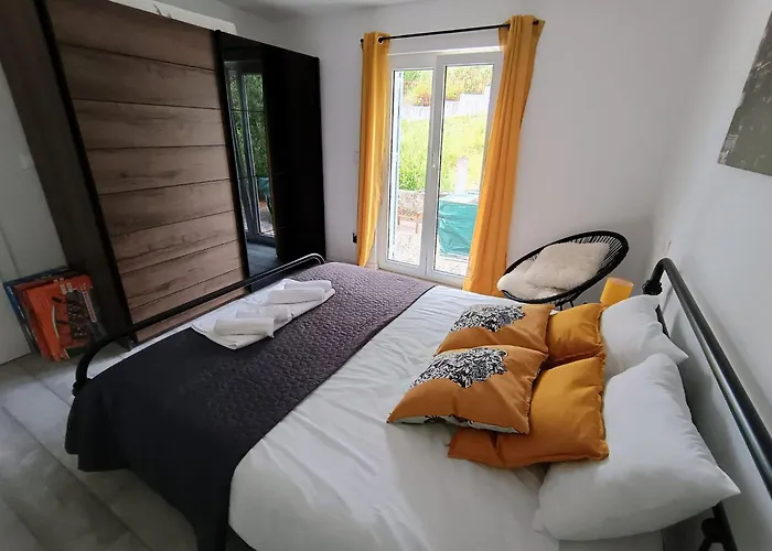 Perleta Luxury Sea View With Jacuzzi Trogir