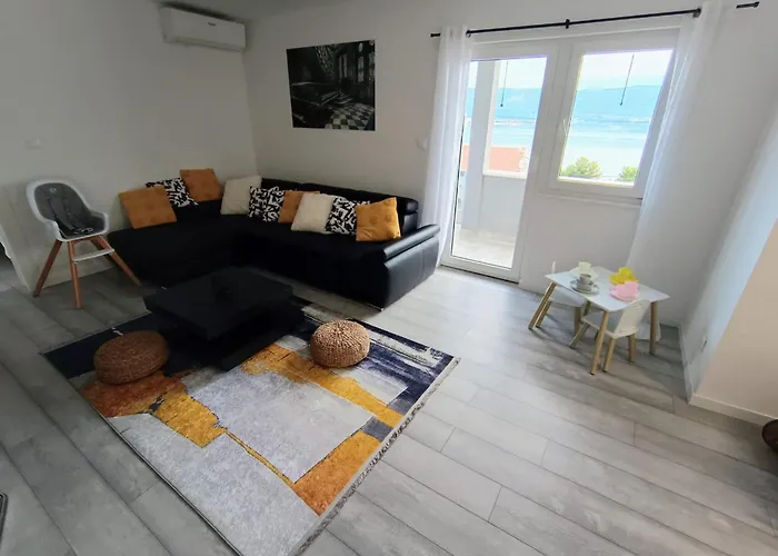 Perleta Luxury Sea View With Jacuzzi Apartman Trogir