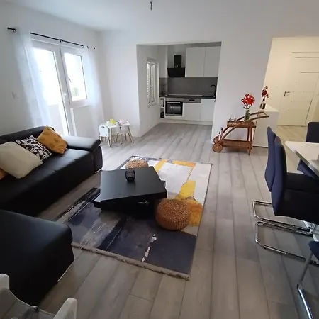 Perleta Luxury Sea View With Jacuzzi Apartman