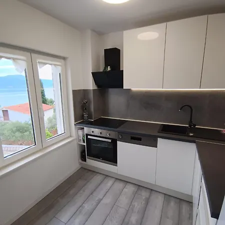 Apartman Perleta Luxury Sea View With Jacuzzi Trogir