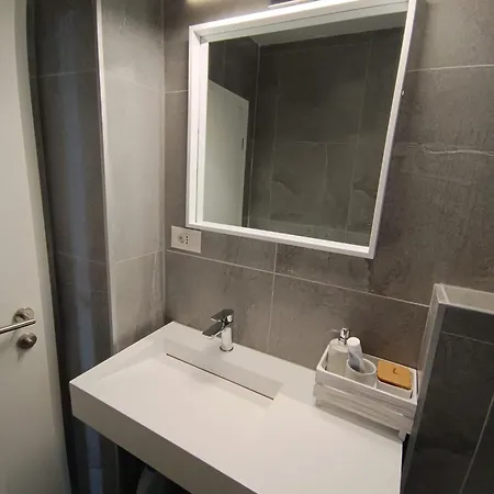 Perleta Luxury Sea View With Jacuzzi Apartamento Trogir