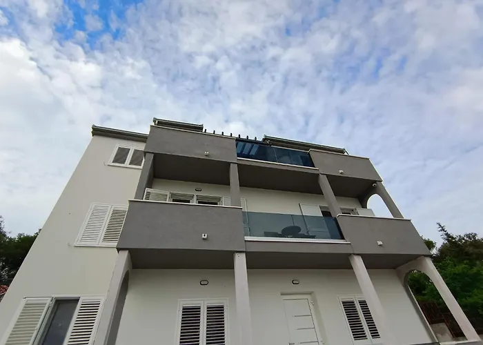 Apartment Perleta Luxury Sea View With Jacuzzi Trogir