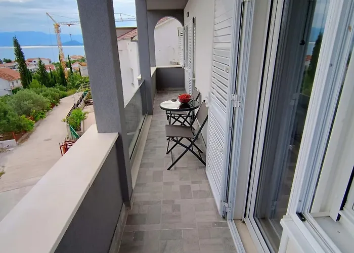 Perleta Luxury Sea View With Jacuzzi *