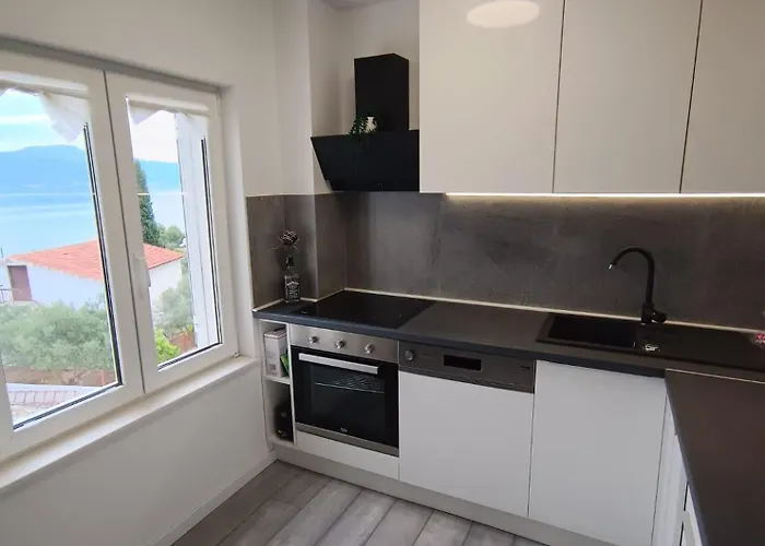 Apartment Perleta Luxury Sea View With Jacuzzi Trogir